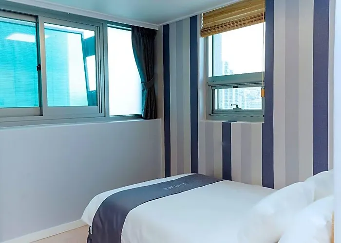 Hotel E7 Place Dongdaemun 4*