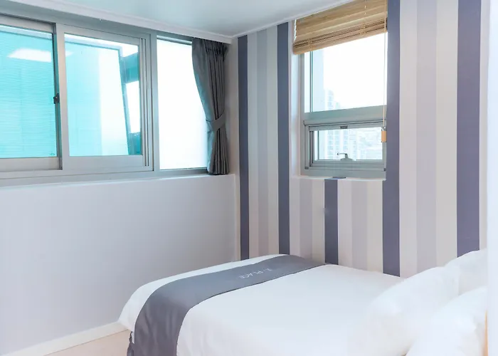 Hotel E7 Place Dongdaemun 4*